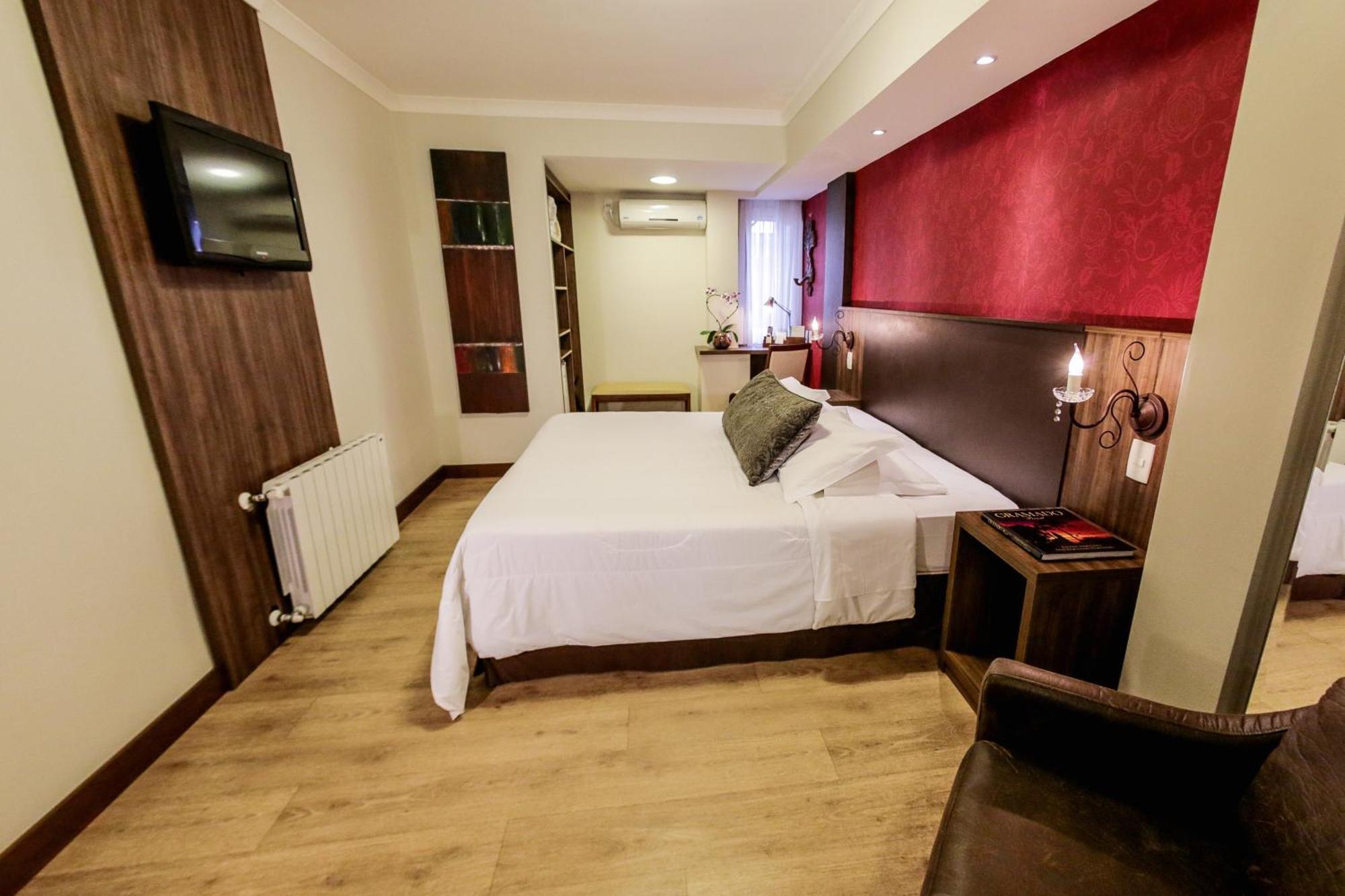 Bavaria Sport Hotel グラマド エクステリア 写真 A room at the hotel