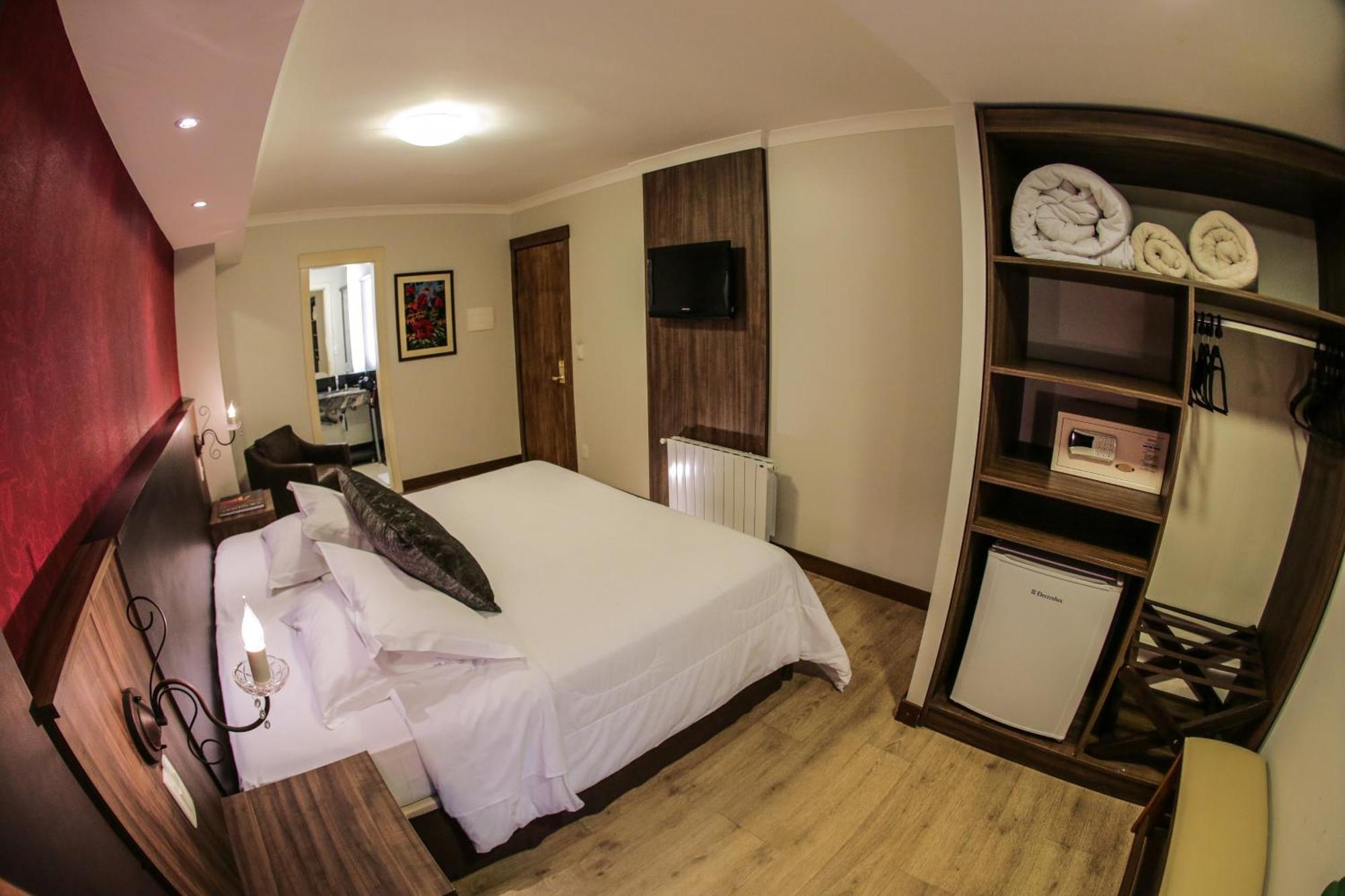 Bavaria Sport Hotel グラマド エクステリア 写真 A room at the hotel